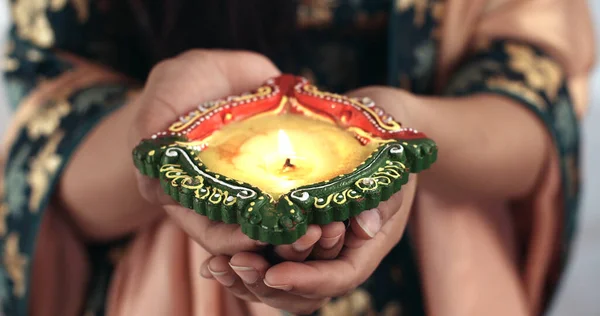 Femeie Indiană Își Decoră Casa Pentru Festivalul Diwali — Fotografie, imagine de stoc