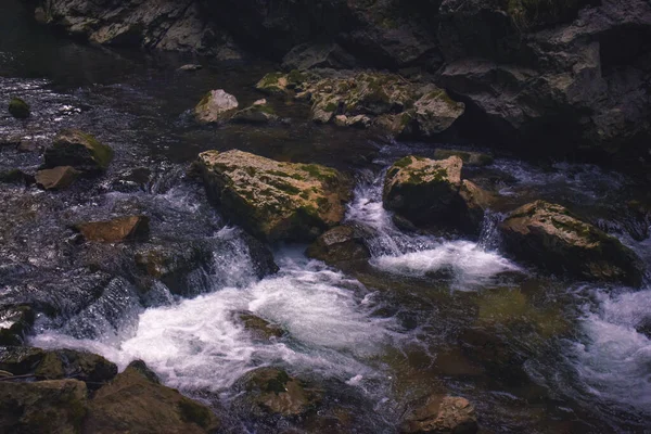 Closeup Shot Waterfall Rocks — 스톡 사진