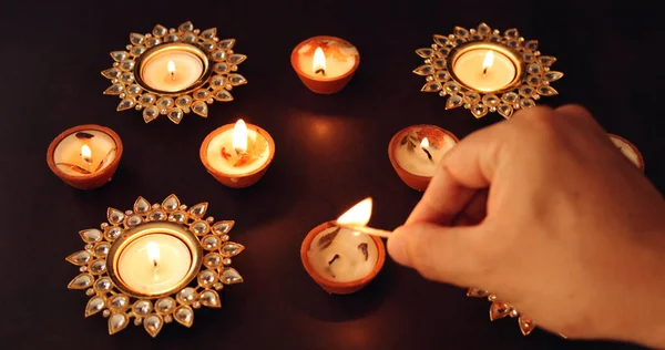 Díszgyertyák Diwali Fesztiválra Sötét Háttérrel — Stock Fotó