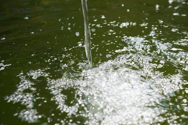 Gros Plan Eau Jetant Aube Dans Une Trombe Marine Gargouille — Photo