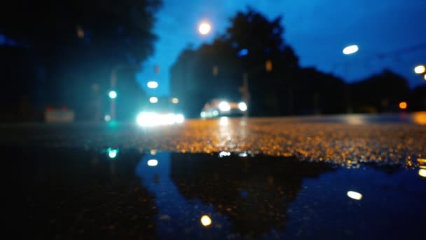雨天的街道交通 — 图库视频影像