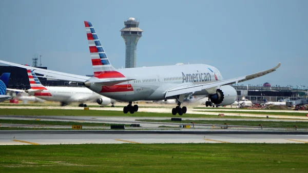 Chicago United States Jul 2021 American Airlines Flight Preparing Landing — Stock Photo, Image