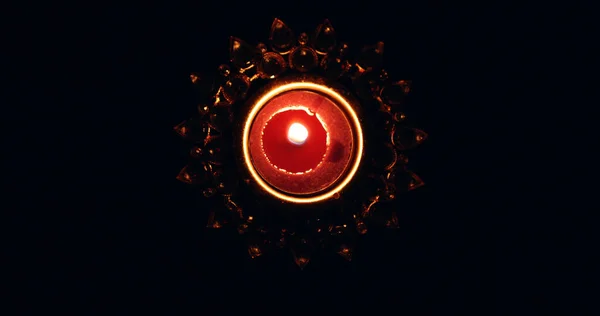Eine Draufsicht Auf Eine Brennende Dekorative Diwali Kerze Auf Einer — Stockfoto