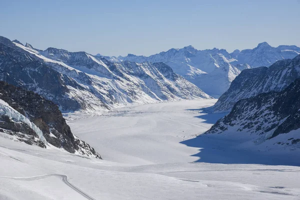 瑞士大阿莱什冰川上的雪山 — 图库照片