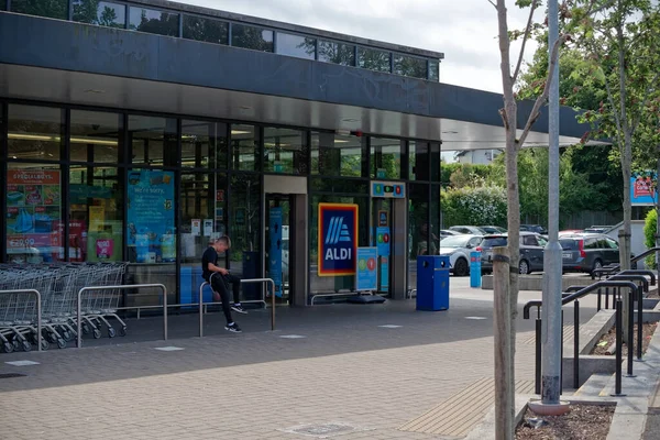 Greystones Ireland Jul 2021 Aldi Supermarket Exterior Brand Logo Visible — Stock Photo, Image