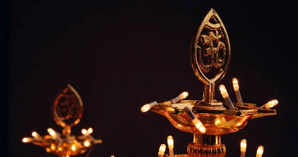 Sfeșnic Ornamentat Tradițional Din Aur Decorat Lumini Festive — Fotografie, imagine de stoc