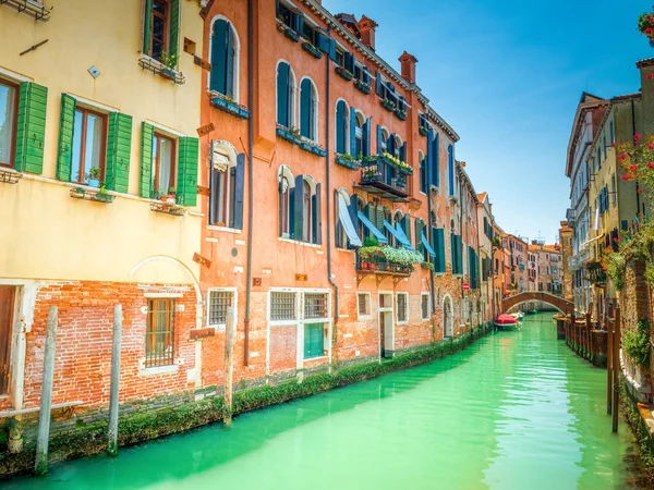 Venice City Shape Com Paredes Tijolos Coloridos — Fotografia de Stock