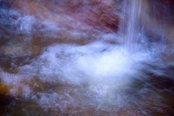 Движение Воды Захвачено Длительном Воздействии Горах Гватемалы Чистая Чистая Вода — стоковое фото