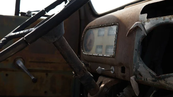 Closeup Shot Rusty Damaged Parts Car Junkyard — Stock Photo, Image