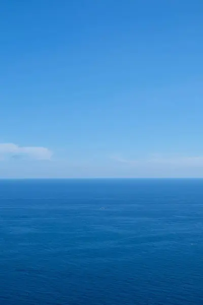 Μια Γαλάζια Θάλασσα Του Ειρηνικού Μια Ηλιόλουστη Μέρα — Φωτογραφία Αρχείου