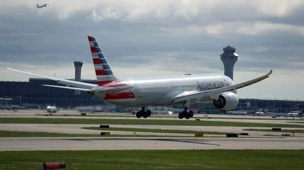 Chicago United States Jul 2021 American Airlines Flight Preparing Landing — Stock Photo, Image
