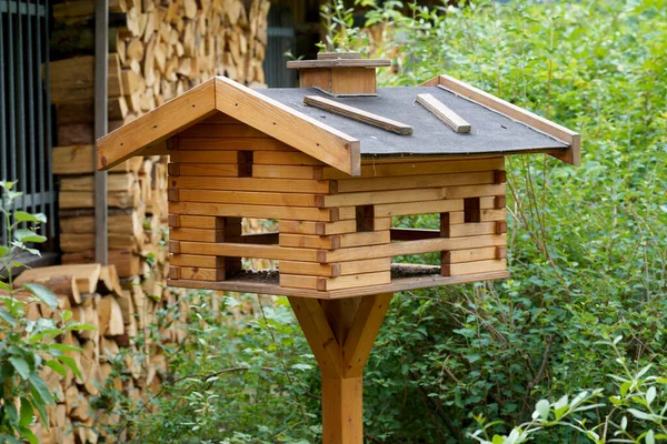 Primo Piano Una Casetta Legno Uccelli All Aperto — Foto Stock