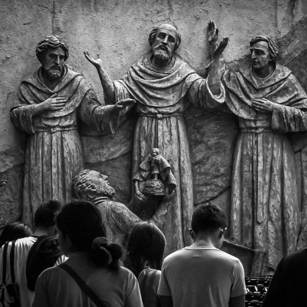 Una Foto Verticale Scala Grigi Persone Nella Basilica Minore Del — Foto Stock
