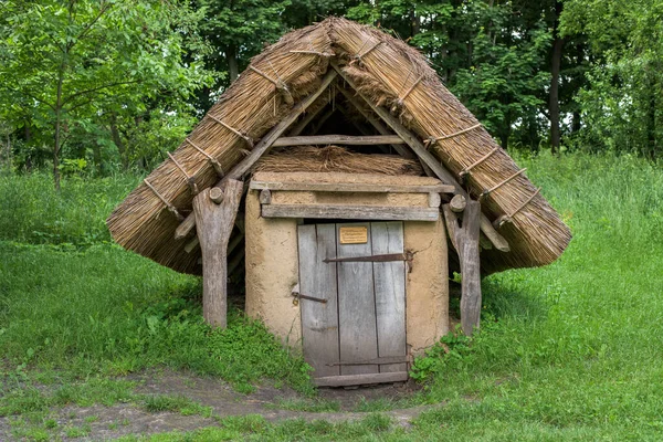 Una Pequeña Cabaña Madera Pueblo — Foto de Stock