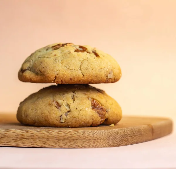 Vertical Shot Vegan Chocolate Chip Cookies Wooden Board — Stock Photo, Image