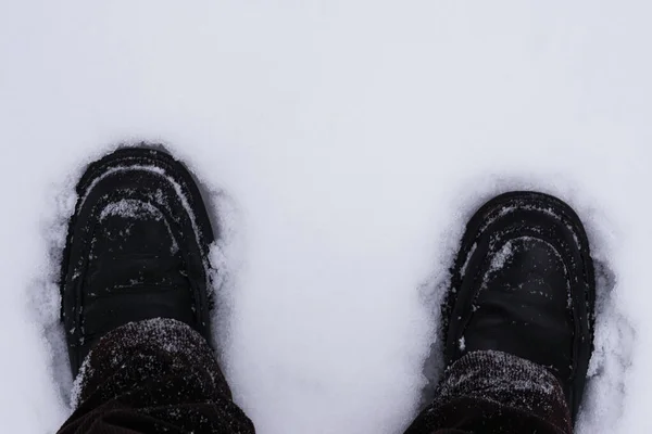 Αρσενικά Πόδια Μπότες Λευκό Χιόνι — Φωτογραφία Αρχείου