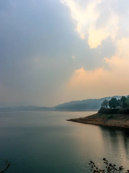 Мирный Закат Озере Умиам Водохранилище Холмах Северу Шиллонга Мегхалайе Индия — стоковое фото