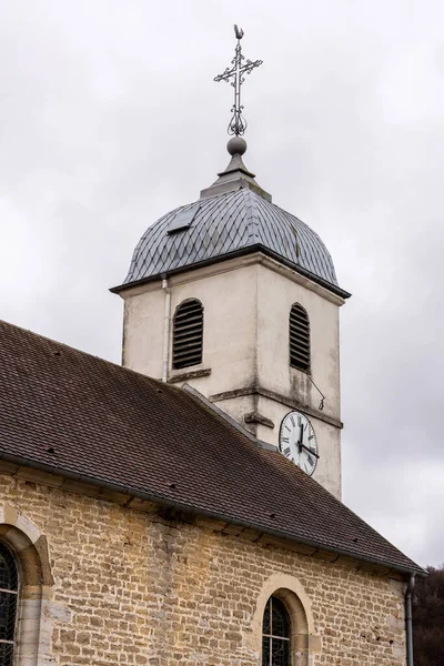 Una Antigua Iglesia Del Pueblo Francés —  Fotos de Stock