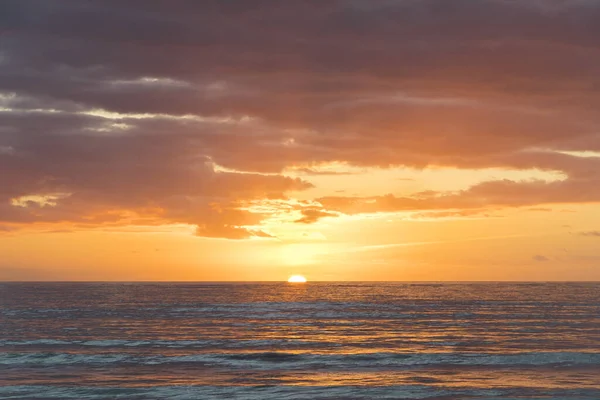 Una Vista Fascinante Una Pintoresca Puesta Sol Playa Cádiz Sur — Foto de Stock