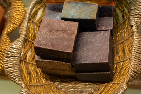 Organic Natural Pieces Dark Chocolate Basket — Stock Photo, Image