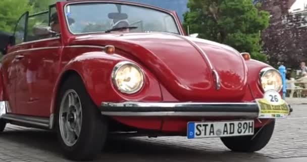 Riprese Cabriolet Vintage Strada — Video Stock