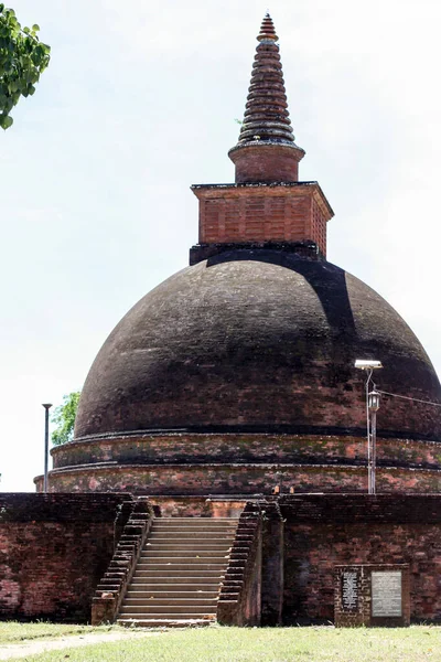 Majestuoso Monumento Antiguo Religioso Budista Sri Lanka —  Fotos de Stock