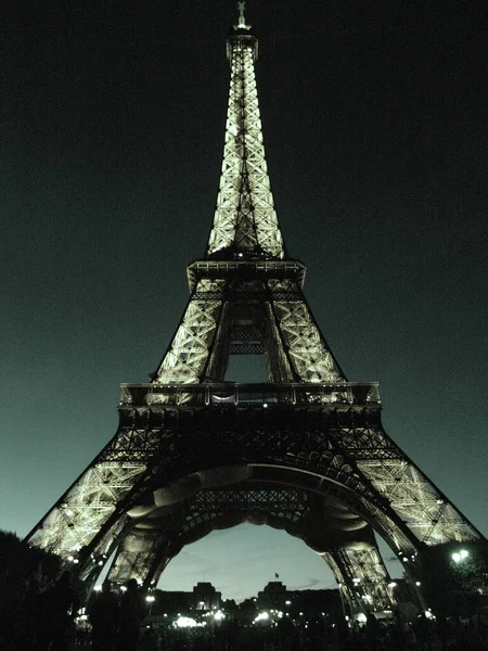 Paris France Aug 2010 Grayscale Shot Eiffel Tower Night — Stock Photo, Image