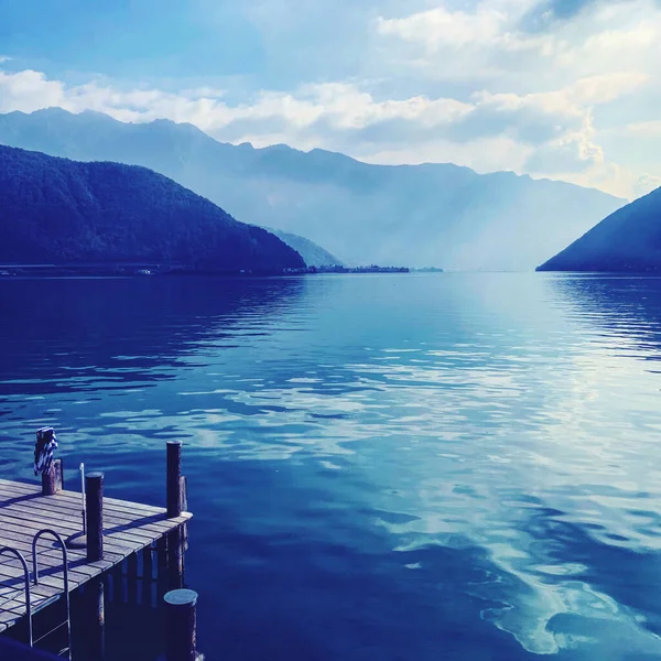 Scenic View Calm Lake Reflection Sky Surface Lausanne Switzerland — Stock Photo, Image