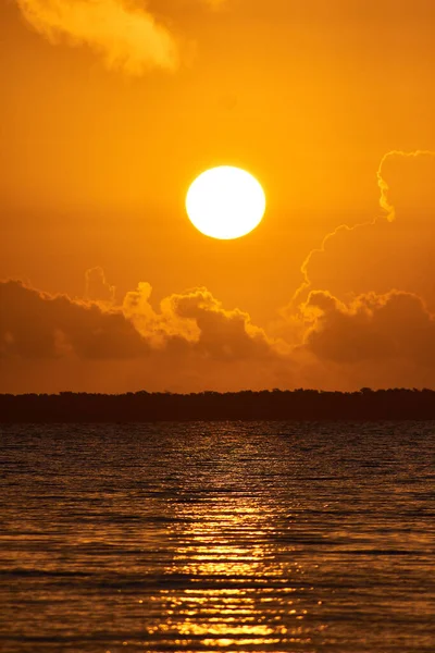 Beau Paysage Ciel Nuageux Sur Mer Coucher Soleil — Photo