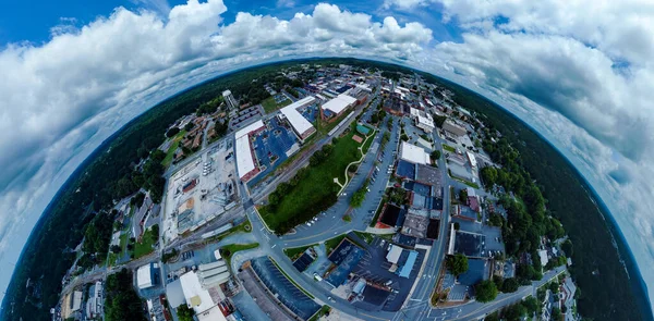 Panorama Aéreo Sobre Asheboro Com Colinas Horizonte Dia Nublado Verão — Fotografia de Stock