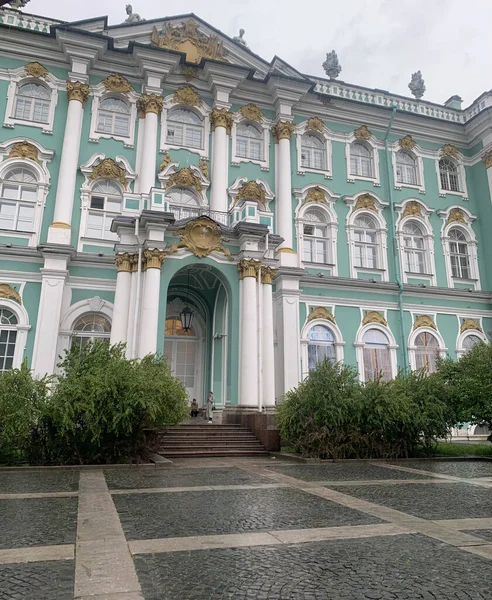 Ένα Κάθετο Πλάνο Του Κρατικού Μουσείου Ερμιτάζ Admiralteysky Στη Ρωσία — Φωτογραφία Αρχείου