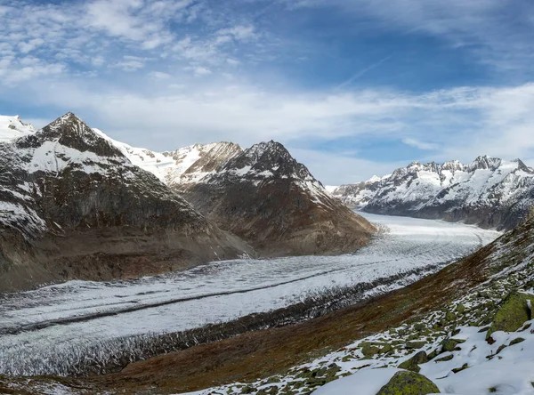 Aletsch Buzulu Karlı Dağlarla Çevrili — Stok fotoğraf