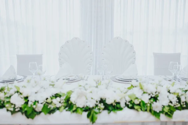 Une Belle Table Installée Dans Une Salle Pour Une Cérémonie — Photo