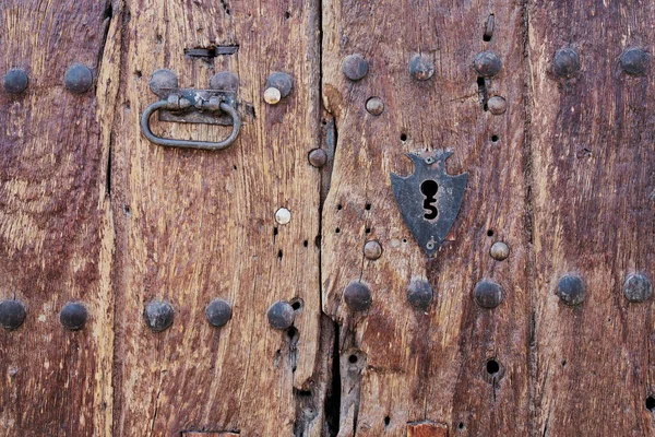Porte Bois Antique Avec Quincaillerie Rouillée — Photo