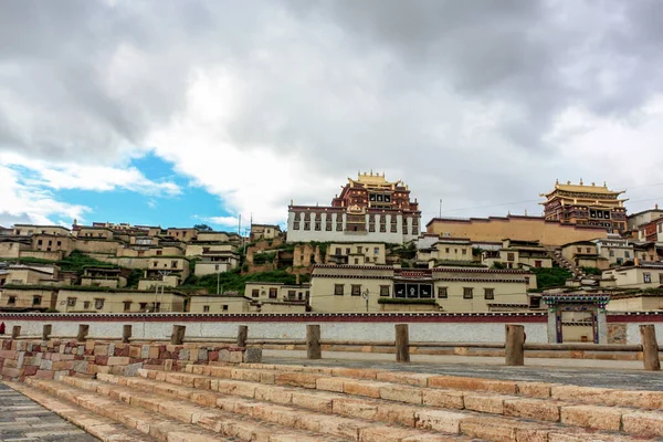 Όμορφες Αρχιτεκτονικές Λεπτομέρειες Της Μονής Songzanlin Στο Jiantang Κίνα — Φωτογραφία Αρχείου