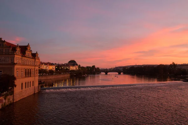 Solnedgången Utsikt Över Karlsbron Prag Tjeckien — Stockfoto