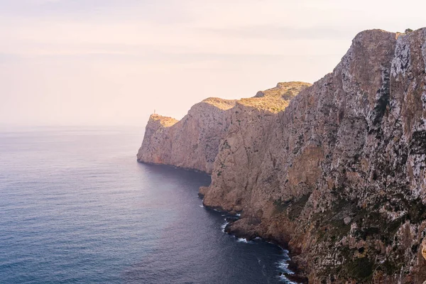 Uma Vista Hipnotizante Cap Formentor Espanha Capturado Penhasco Dia Ensolarado — Fotografia de Stock