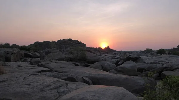 Hampi Köyünün Kayalıklarında Gün Batımı — Stok fotoğraf