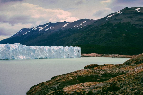 Perito Moreno Glacier Med Omnejd Los Glaciares Nationalpark Argentina Promenader — Stockfoto