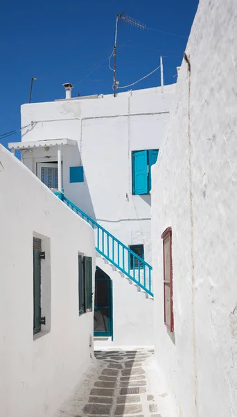 希腊Mykonos传统粉刷建筑的纵向照片 — 图库照片