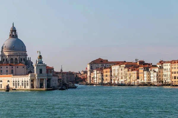 Ein Malerischer Blick Auf Architektonische Gebäude Und Einen Hafen Venedig — Stockfoto
