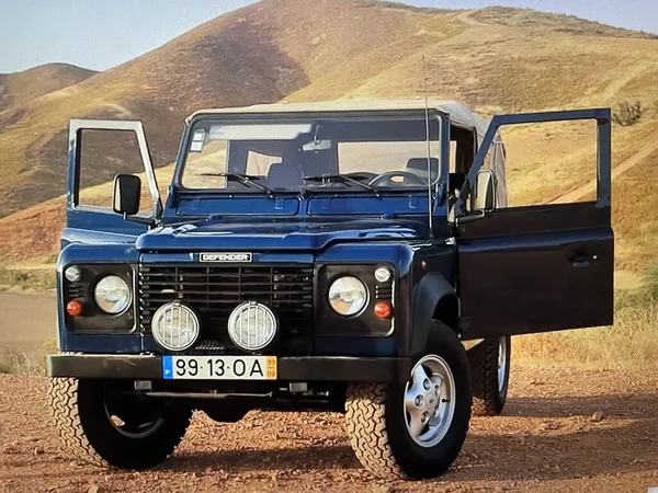 Fresno Verenigde Staten Jul 2021 Een Blauw Gekleurde Land Rover — Stockfoto