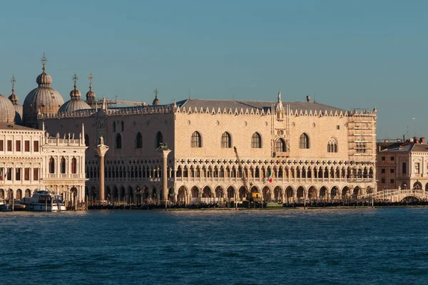 Mimari Binaların Manzarası Talya Venedik Bir Liman — Stok fotoğraf