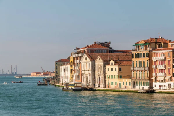 Ein Malerischer Blick Auf Architektonische Gebäude Und Einen Hafen Venedig — Stockfoto