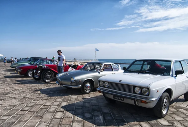 Pesaro Itália Julho 2021 Uma Exposição Carros Antigos Perto Costa — Fotografia de Stock