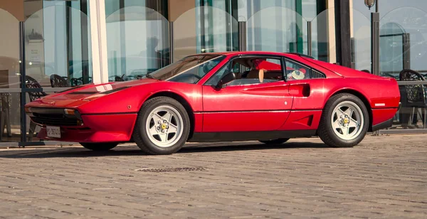 Pesaro Itália Jul 2021 Carro Vintage Vermelho Exposição Perto Costa — Fotografia de Stock