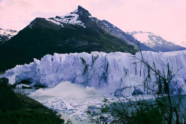ペリト モレノ氷河は アルゼンチンのサンタクルーズ県のロス グラシアレス国立公園内にある氷河である — ストック写真