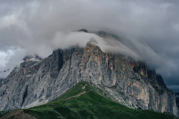 Skupina Sella Sella Towersová Pohybu Rozmazaly Mraky Večerní Pohled Vysoké — Stock fotografie