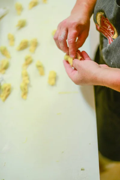 Piacenza Italie Juil 2021 Femme Fabriquant Des Tortelli Pâtes Italiennes — Photo