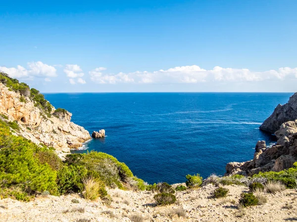 Den Blå Himlen Över Havet Cala Rajada Mallorca Spanien — Stockfoto